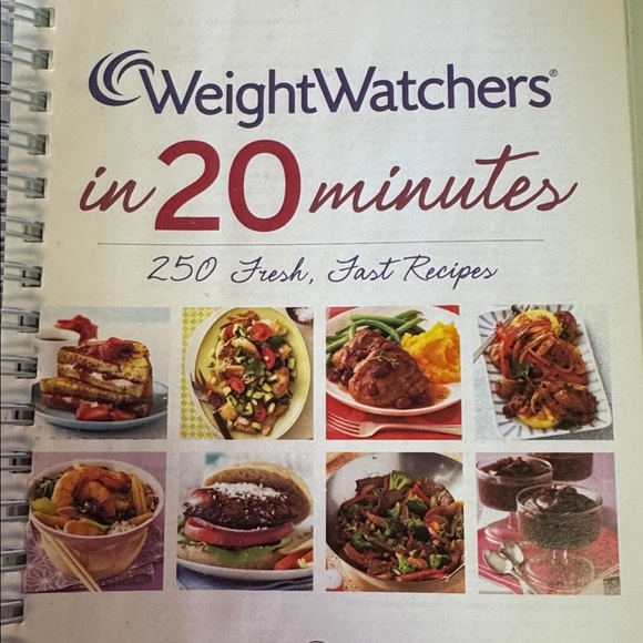 Weight Watchers In 20 Minutes Cookbook with Vibrant Cover - Picture 4 of 7